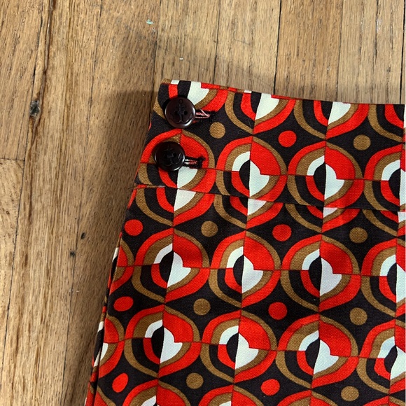 Patterned Mini Skirt! - Picture 3 of 4